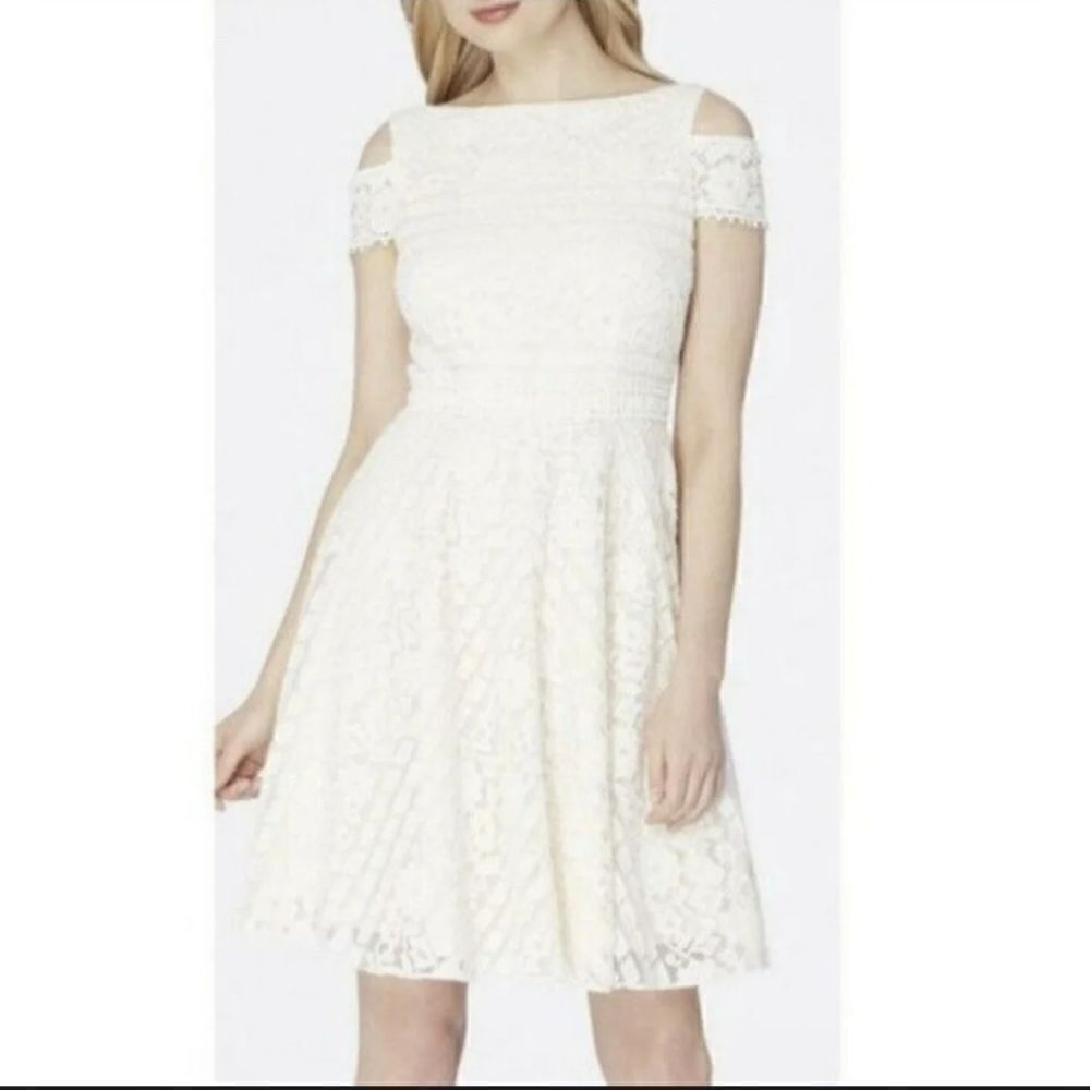Tahari Eyelet Lace Overlay Off Shoulder Dress Mini Back Zipper Flowy HOCO Size 6